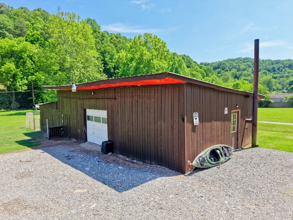 1055 Hog Run Road