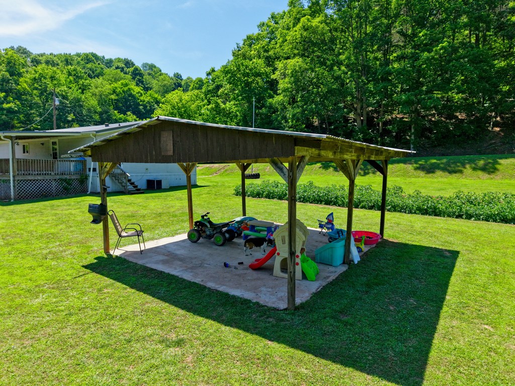 1055 Hog Run Road