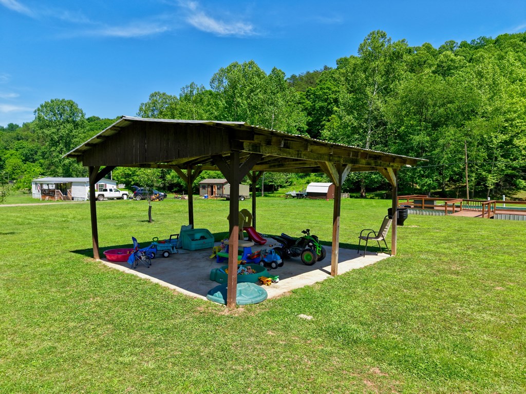 1055 Hog Run Road