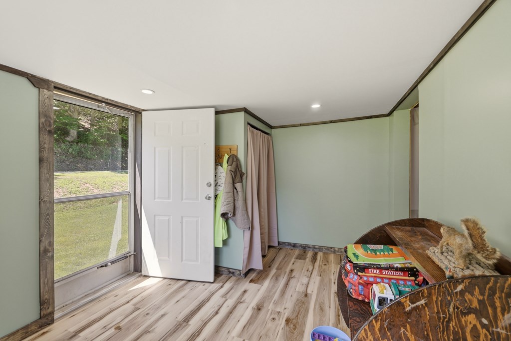 1055 Hog Run Road