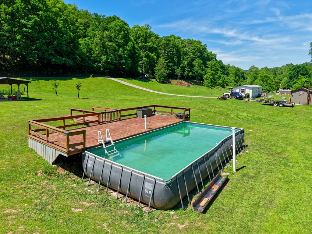 1055 Hog Run Road