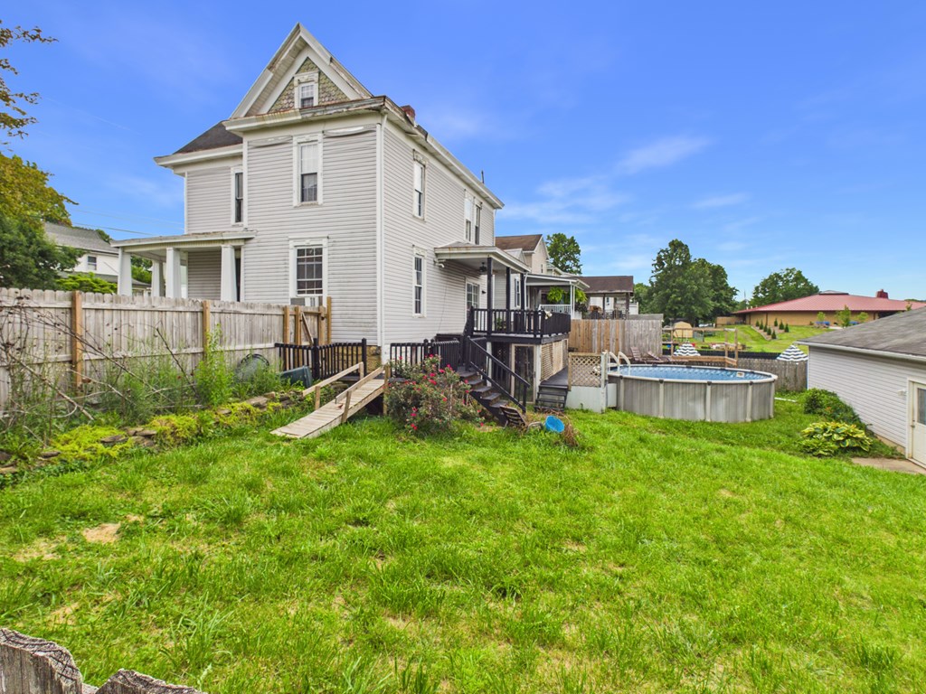 246 Maple Avenue