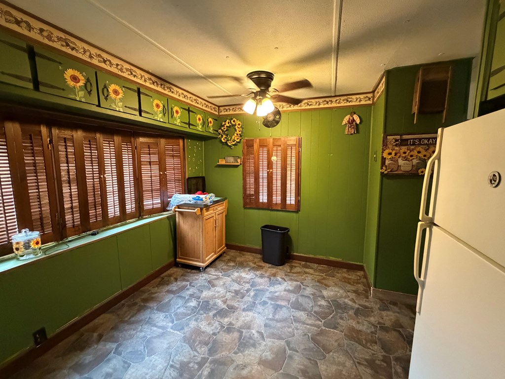 115 E Pollock Street