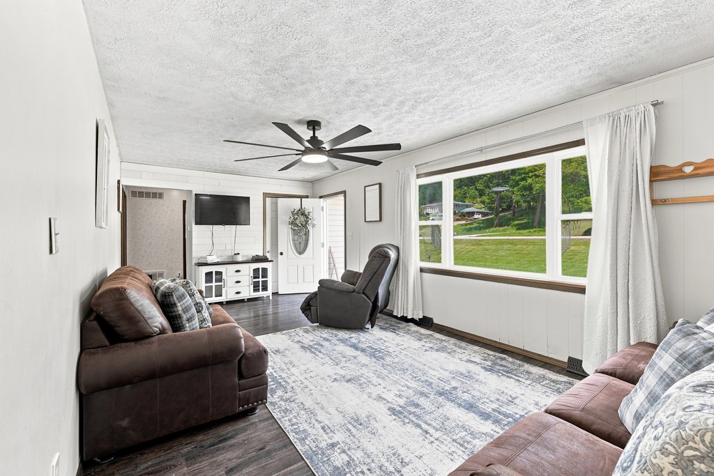 9432 Mountaineer Highway