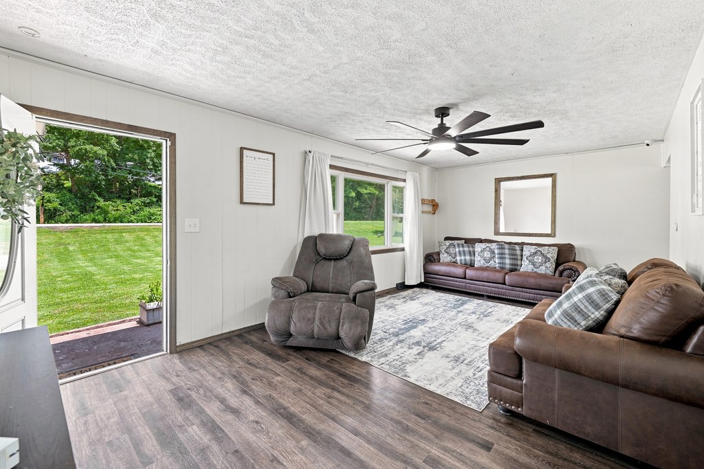 9432 Mountaineer Highway