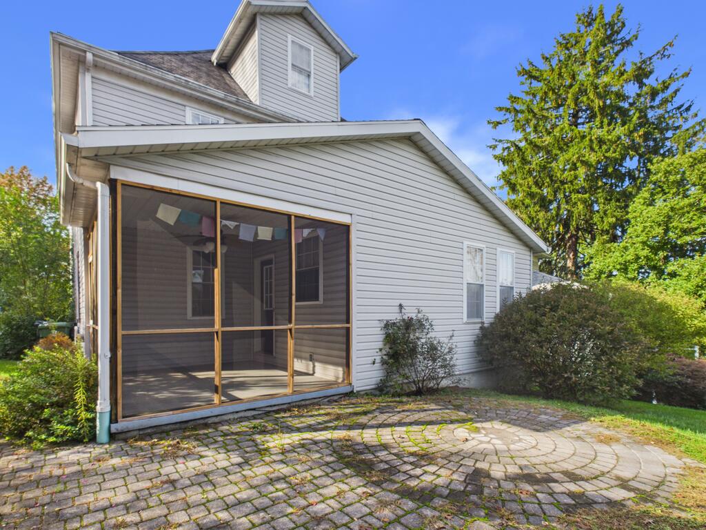 379 Maple Avenue