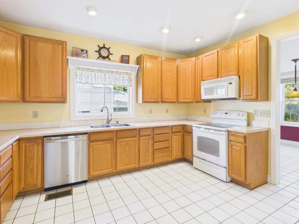 379 Maple Avenue