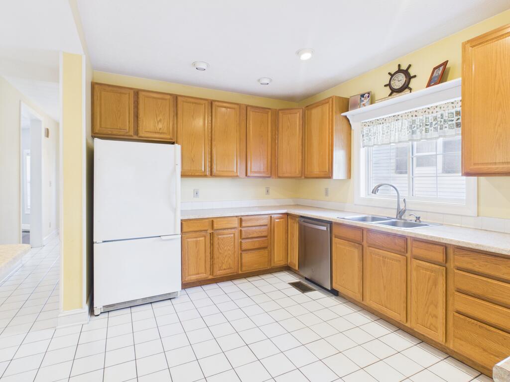 379 Maple Avenue