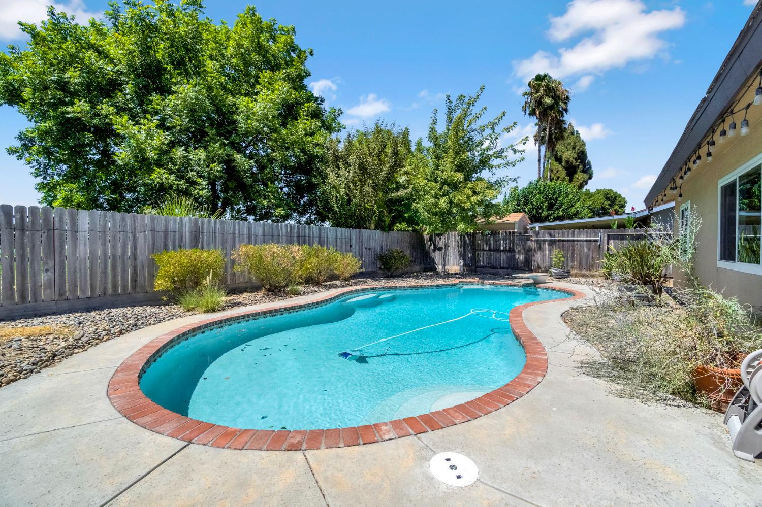 245 N Sylmar Avenue