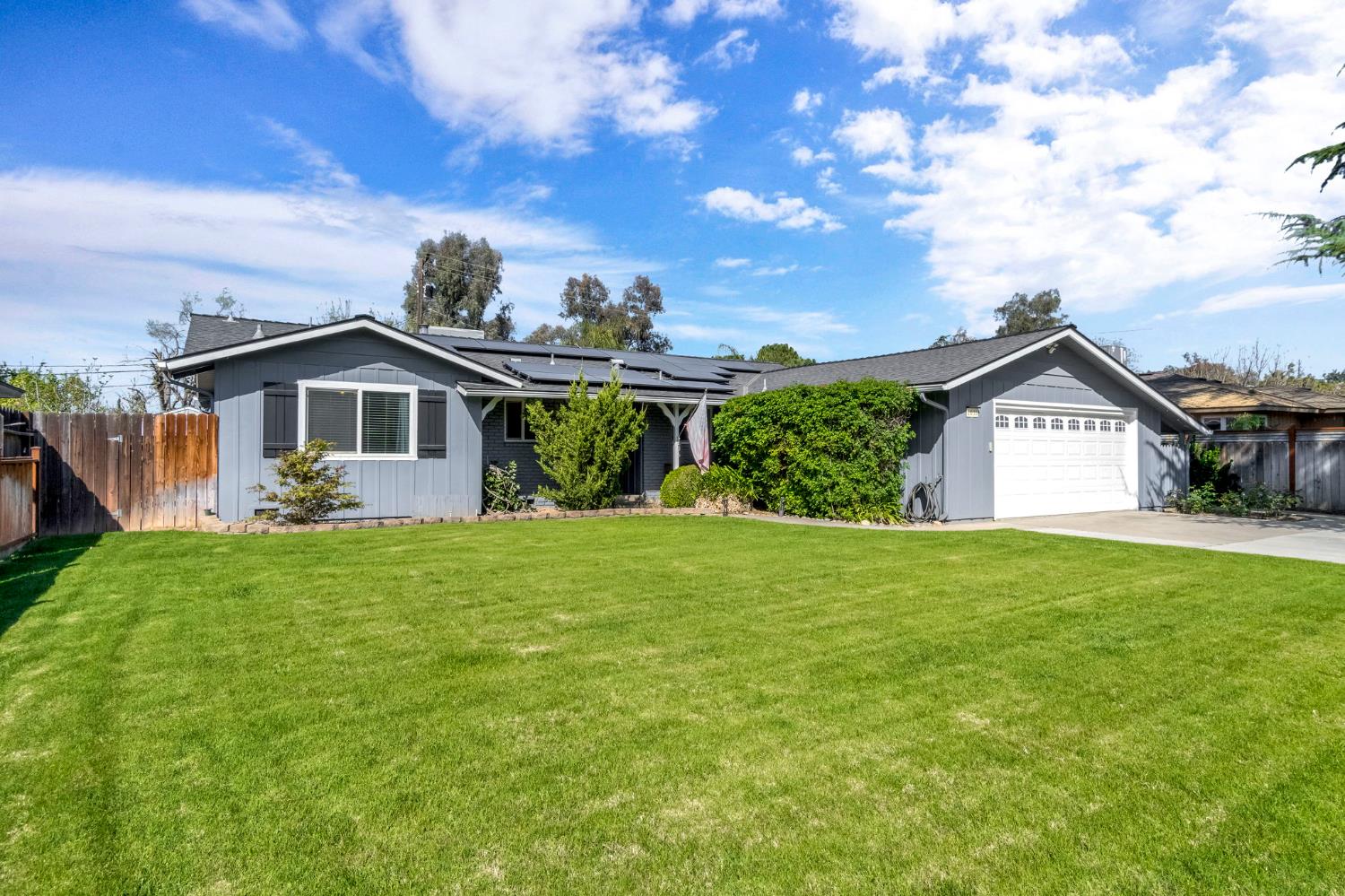 1035 E Fairmont Avenue