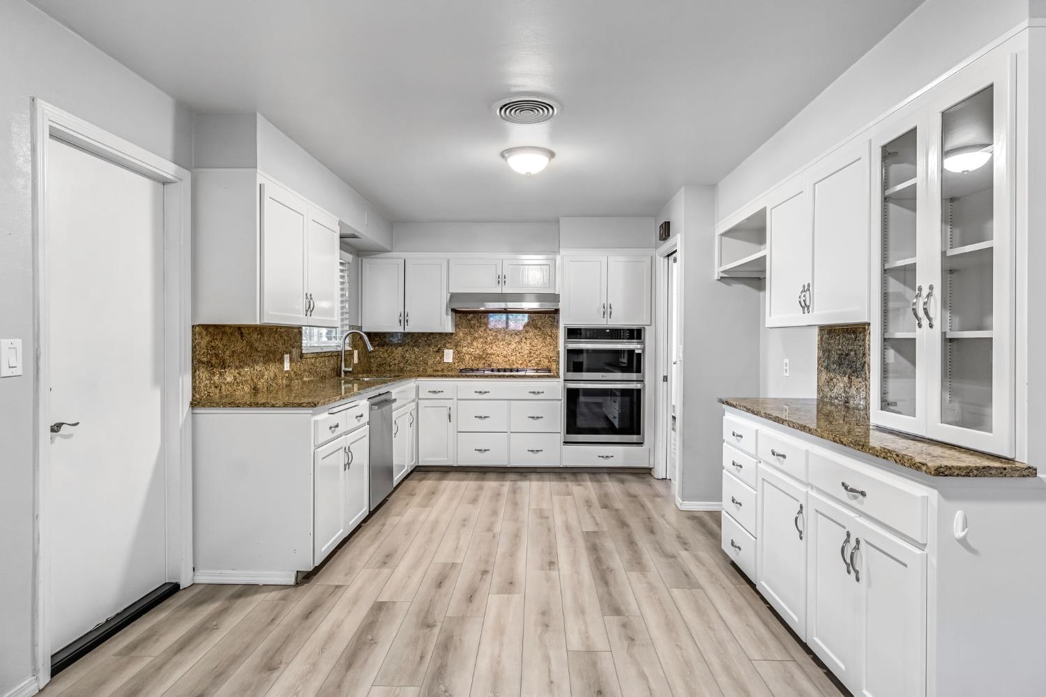 1035 E Fairmont Avenue