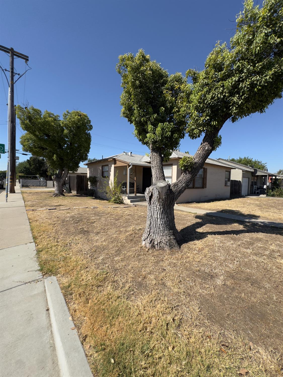 1242 E Shields Avenue