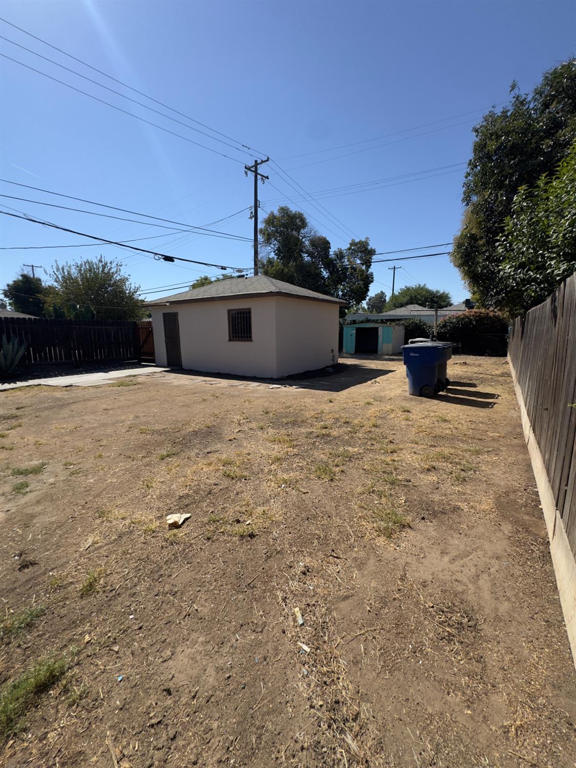 1242 E Shields Avenue