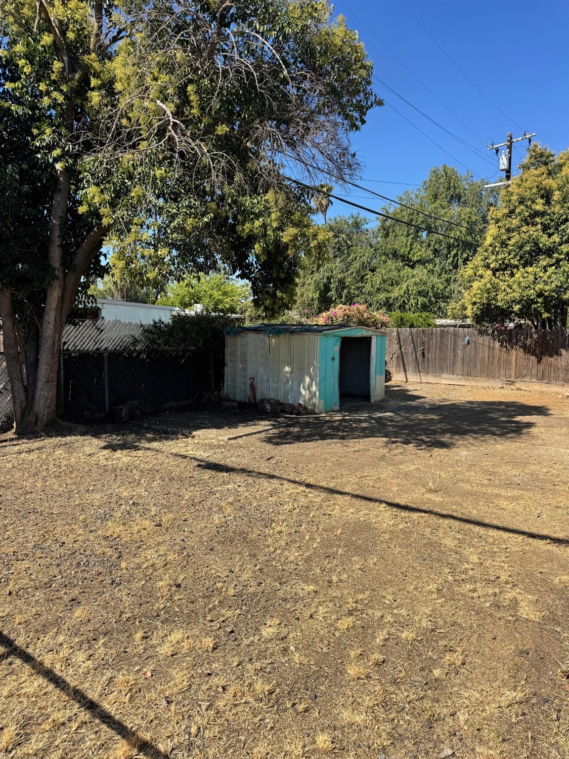 1242 E Shields Avenue