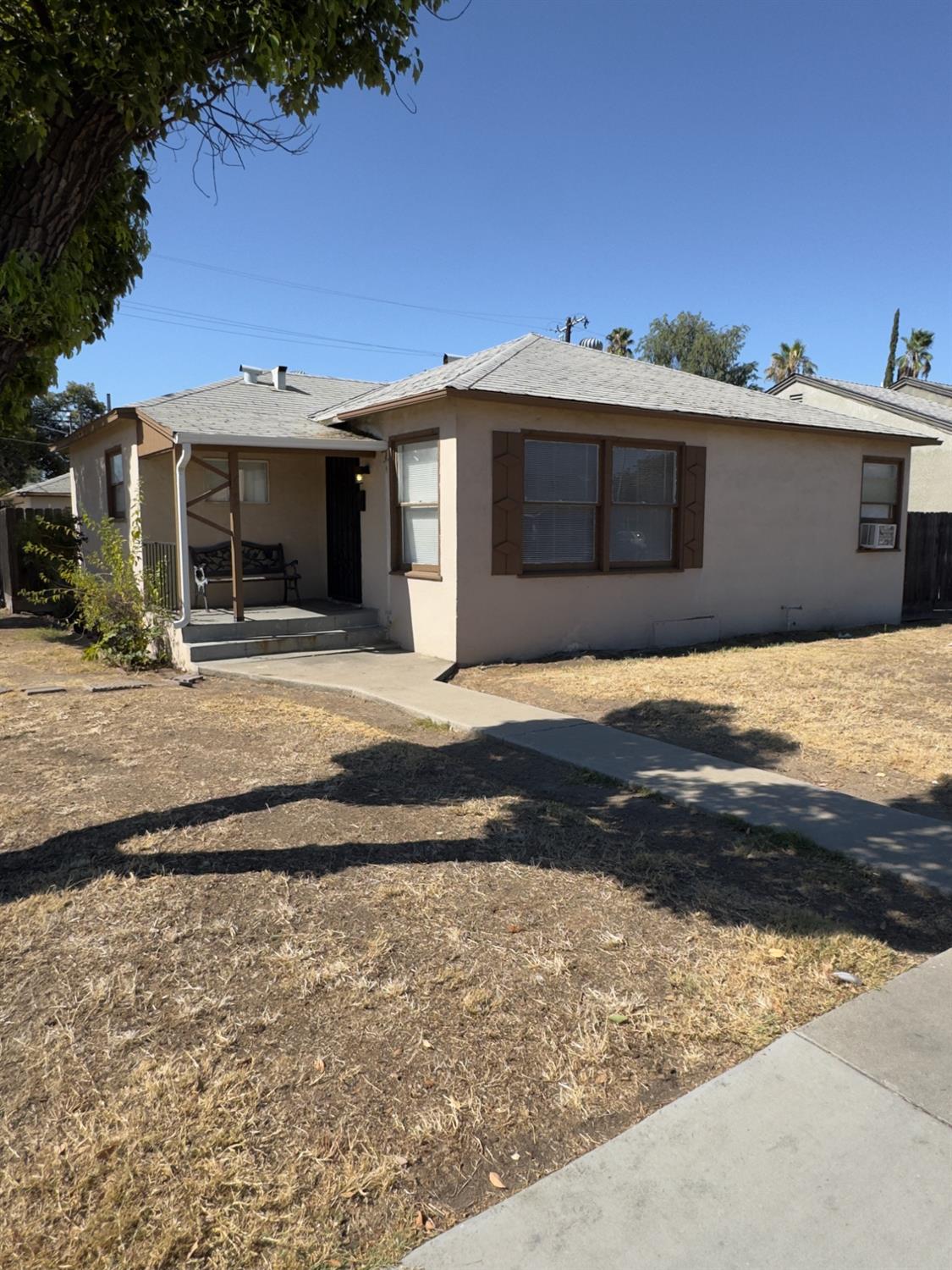 1242 E Shields Avenue