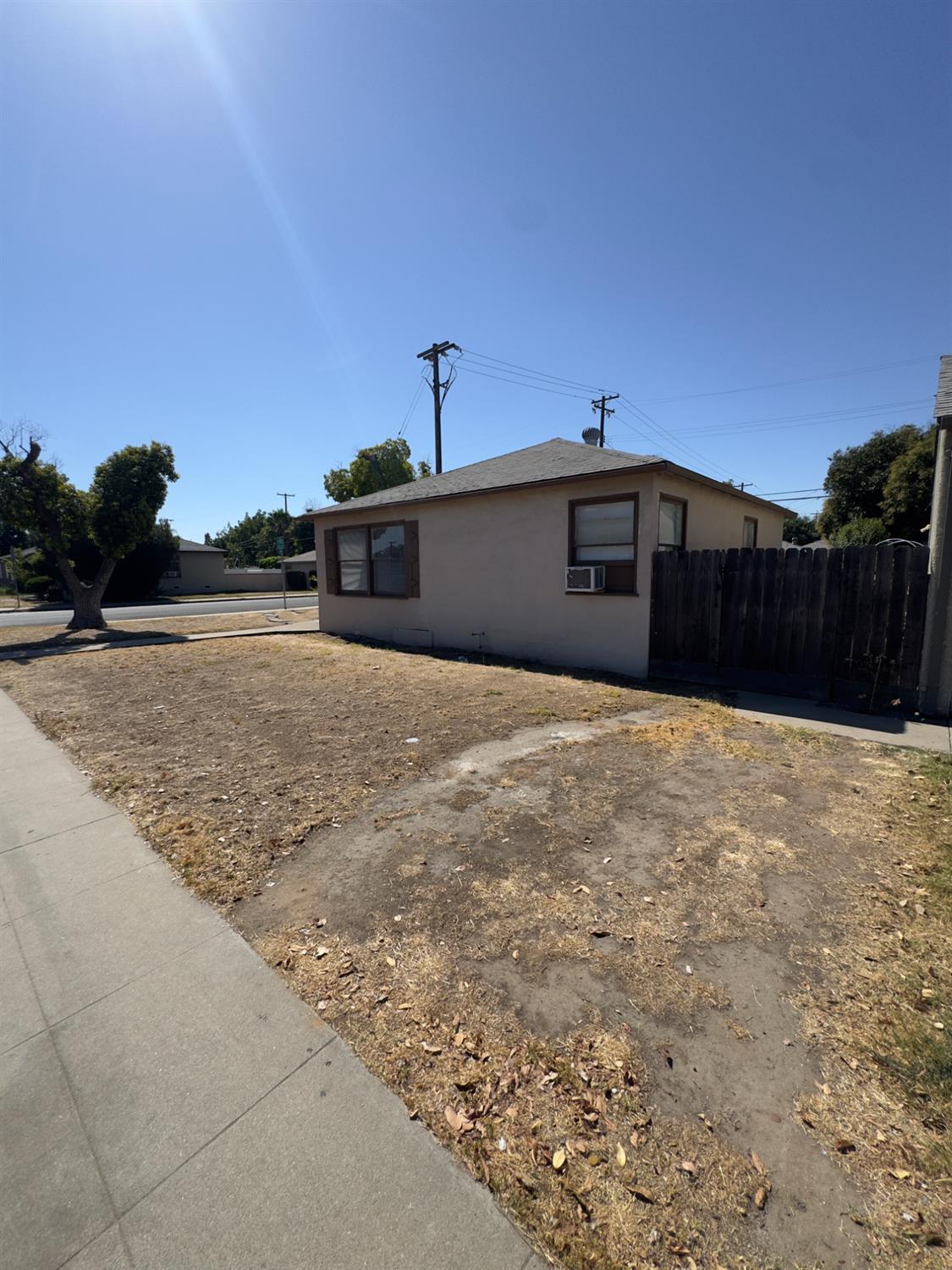 1242 E Shields Avenue