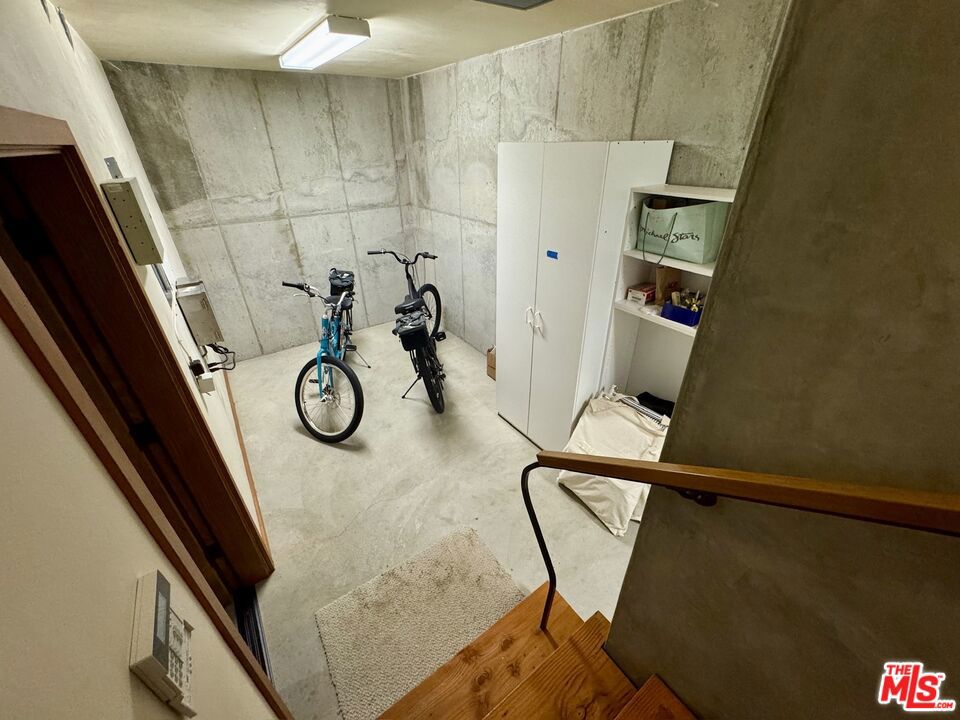 401 Nicholas Lane