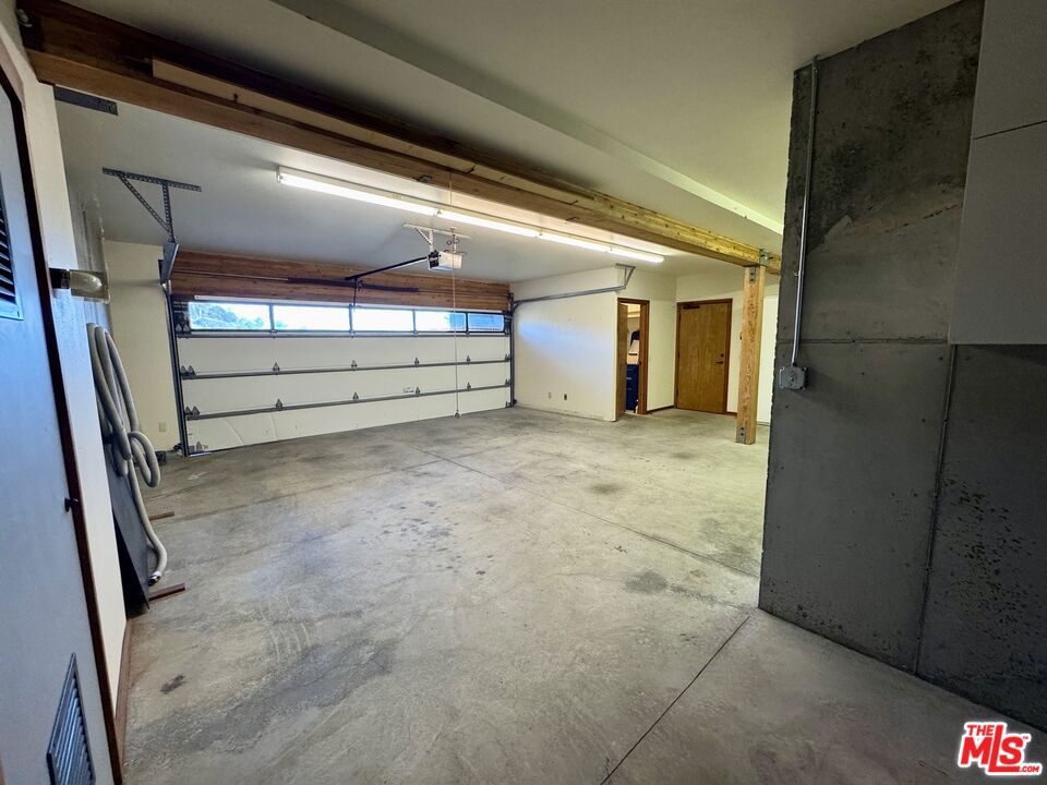 401 Nicholas Lane