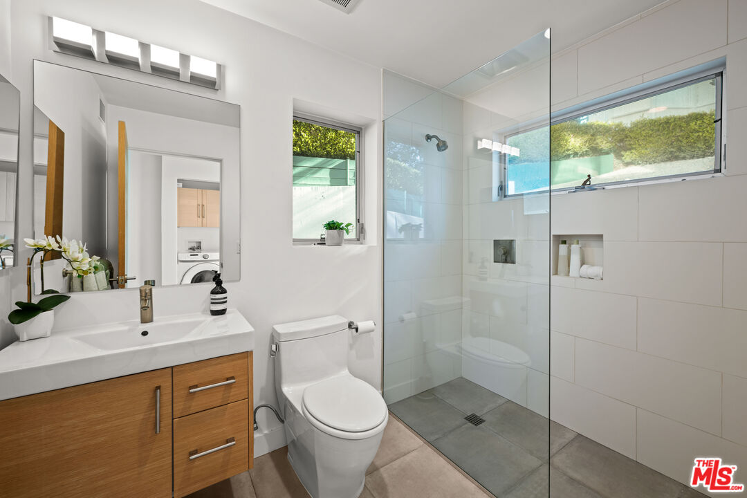 3631 Sunswept Dr