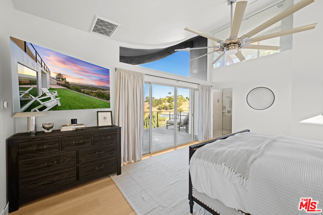 3631 Sunswept Dr