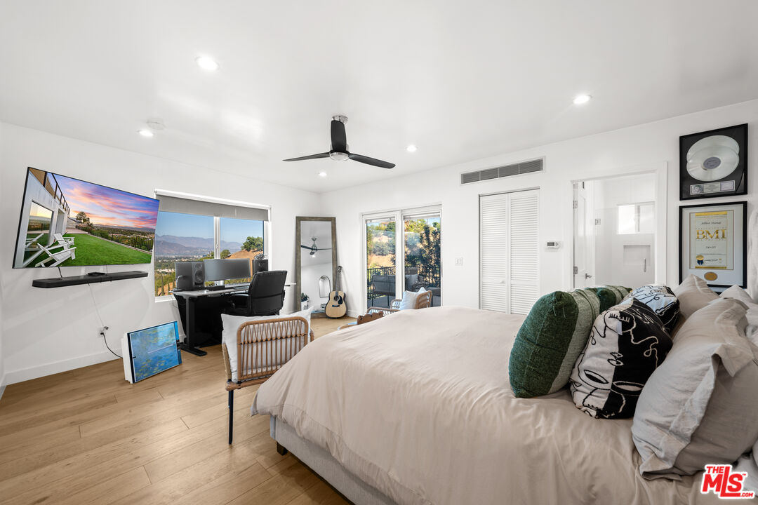 3631 Sunswept Dr