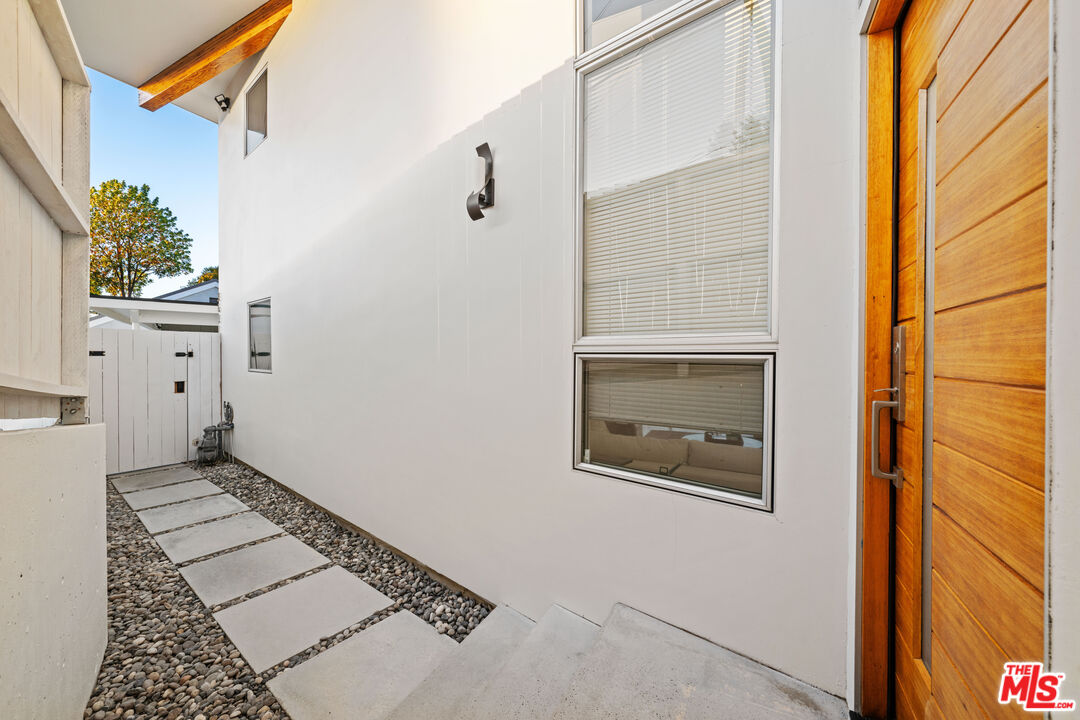 3631 Sunswept Dr
