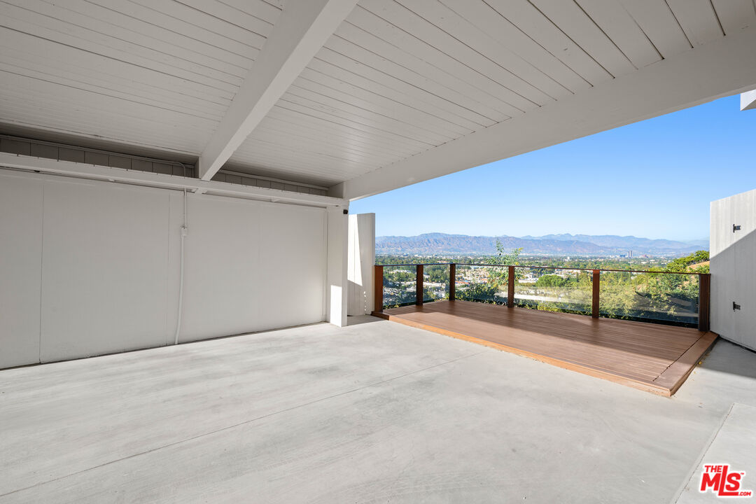 3631 Sunswept Dr
