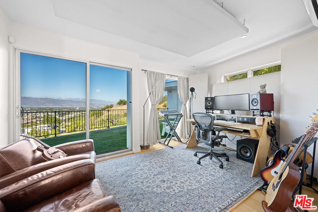 3631 Sunswept Dr