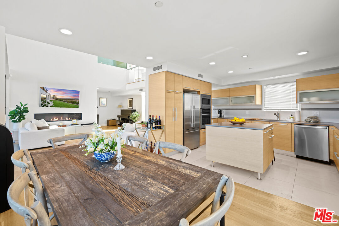 3631 Sunswept Dr