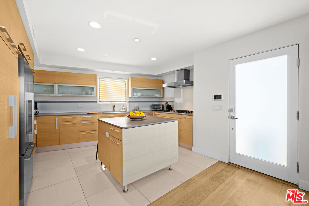 3631 Sunswept Dr