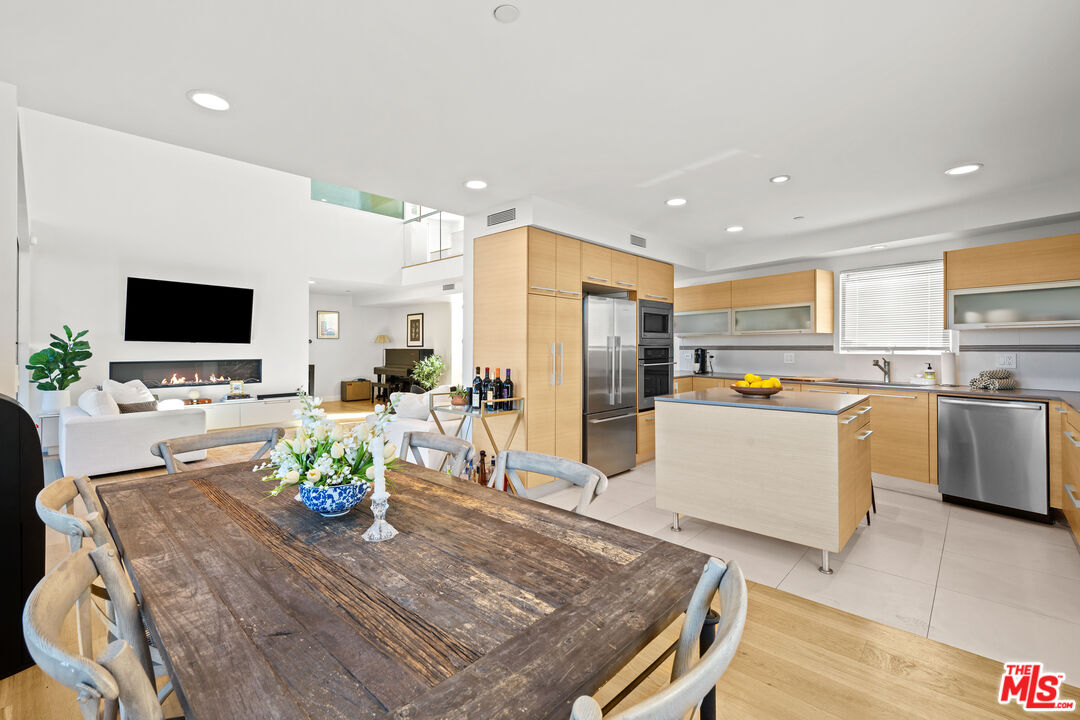 3631 Sunswept Dr