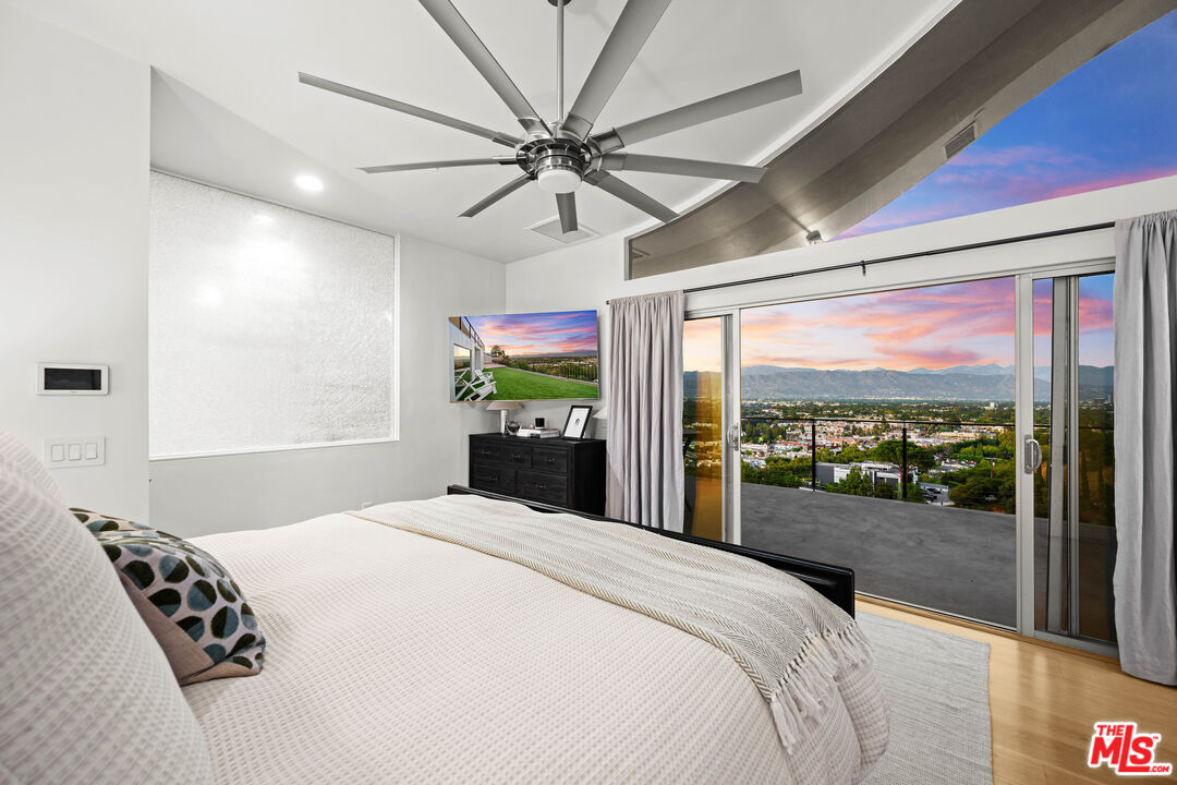 3631 Sunswept Dr