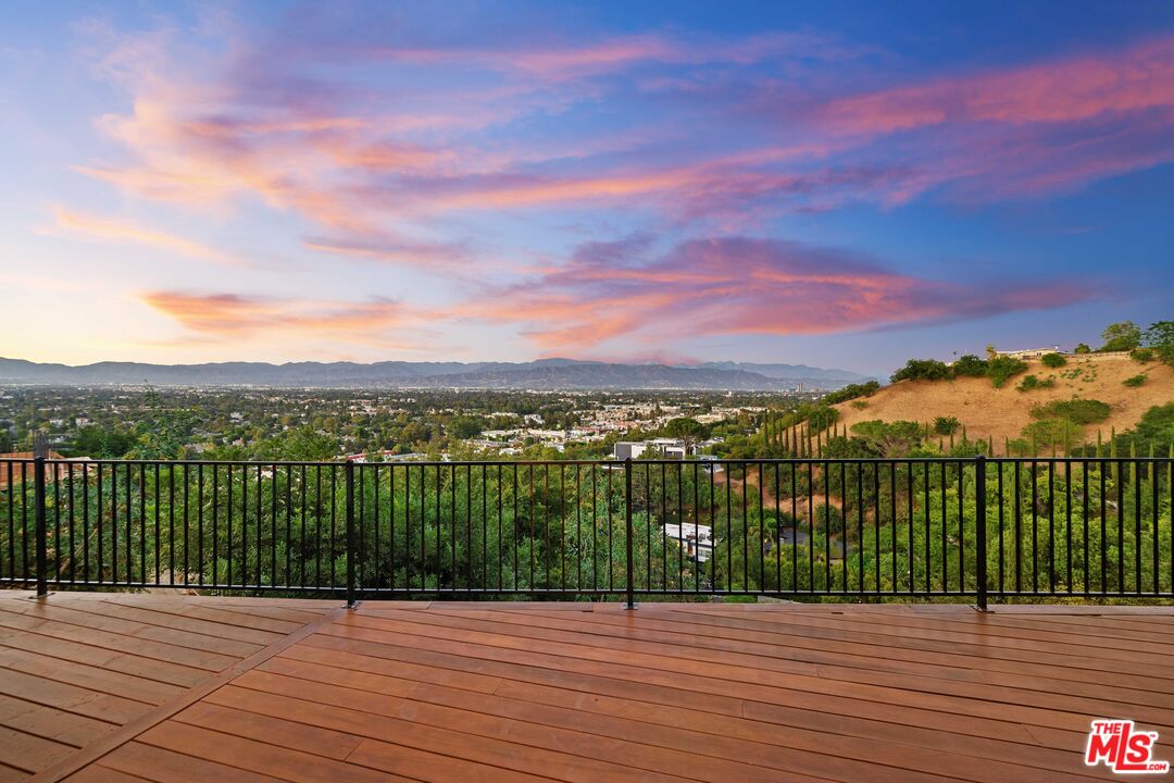 3631 Sunswept Dr