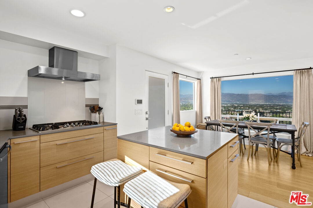 3631 Sunswept Dr