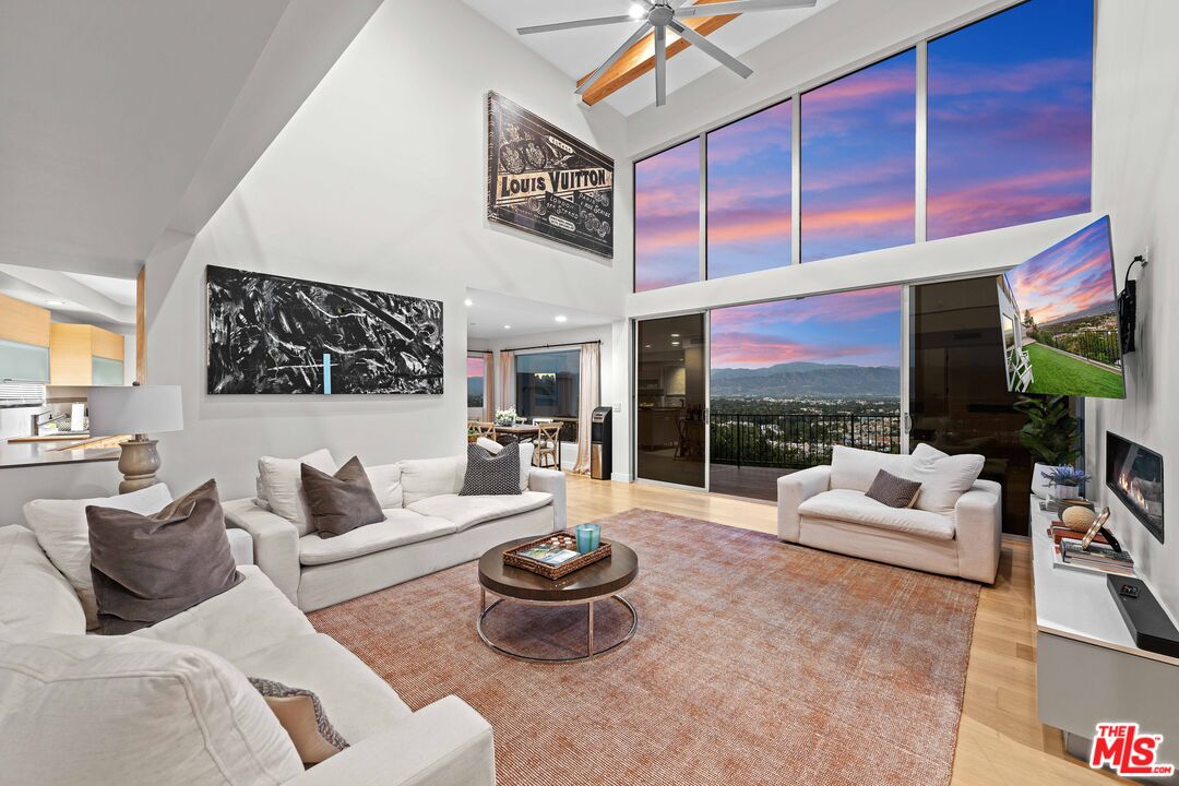 3631 Sunswept Dr