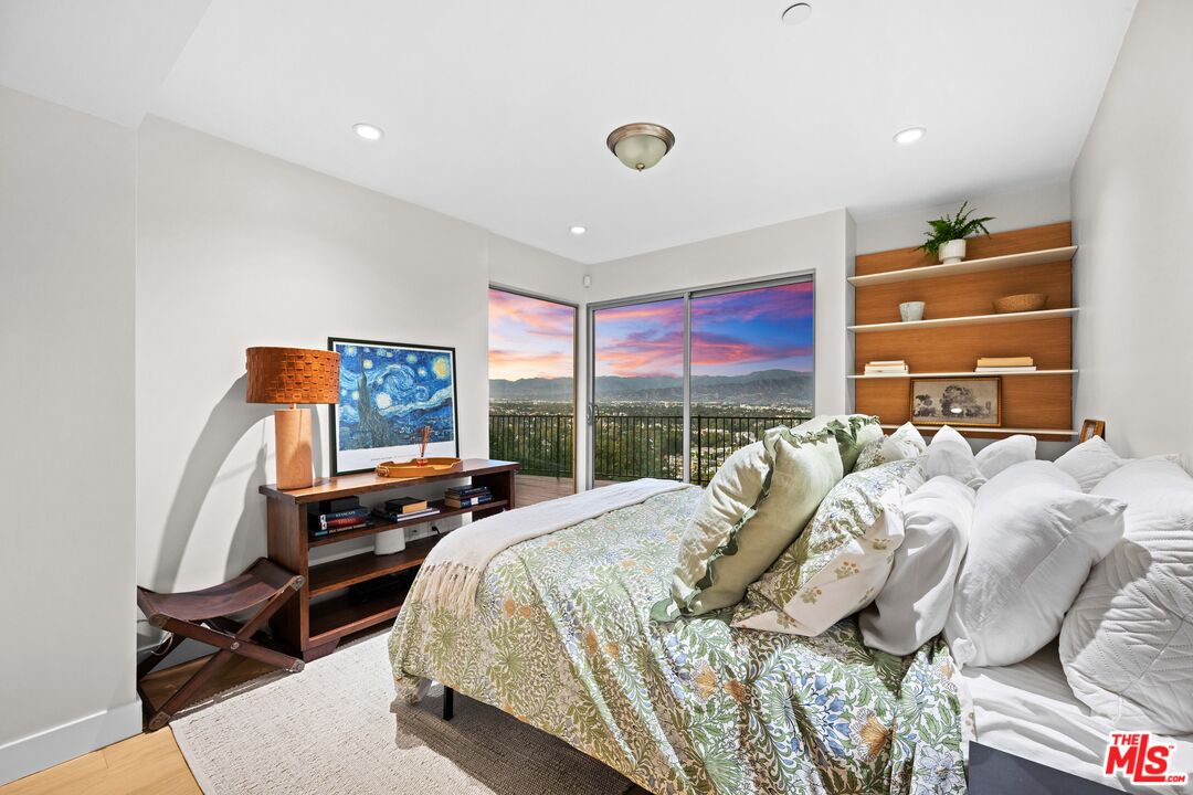 3631 Sunswept Dr
