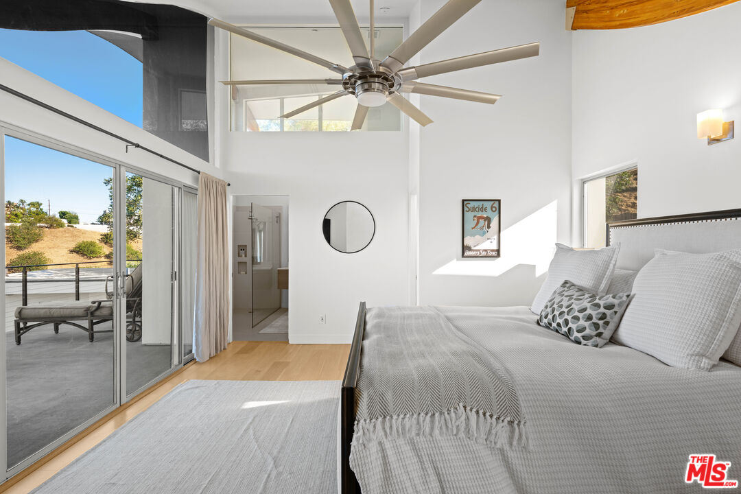3631 Sunswept Dr