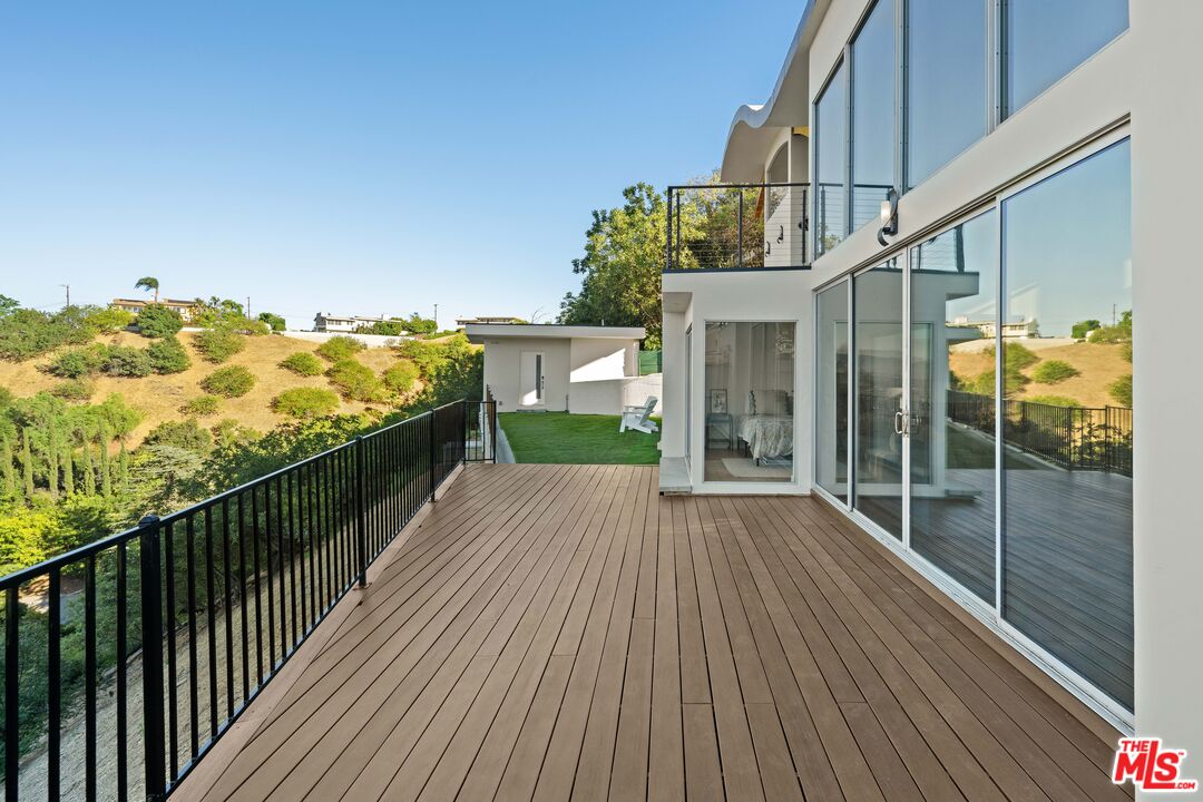 3631 Sunswept Dr