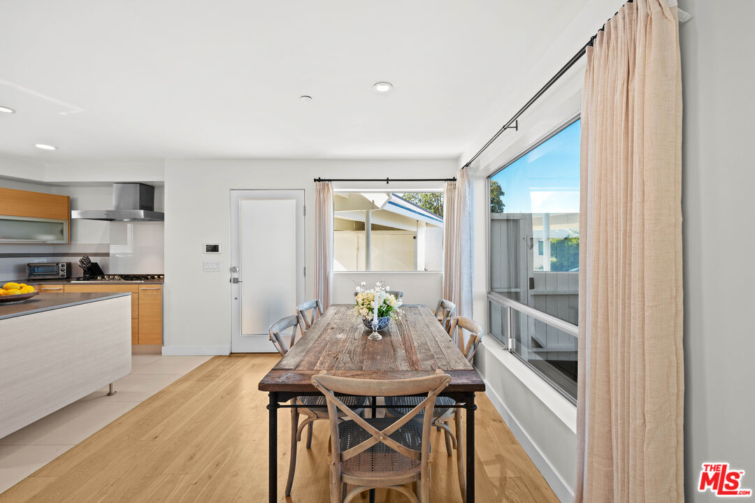 3631 Sunswept Dr