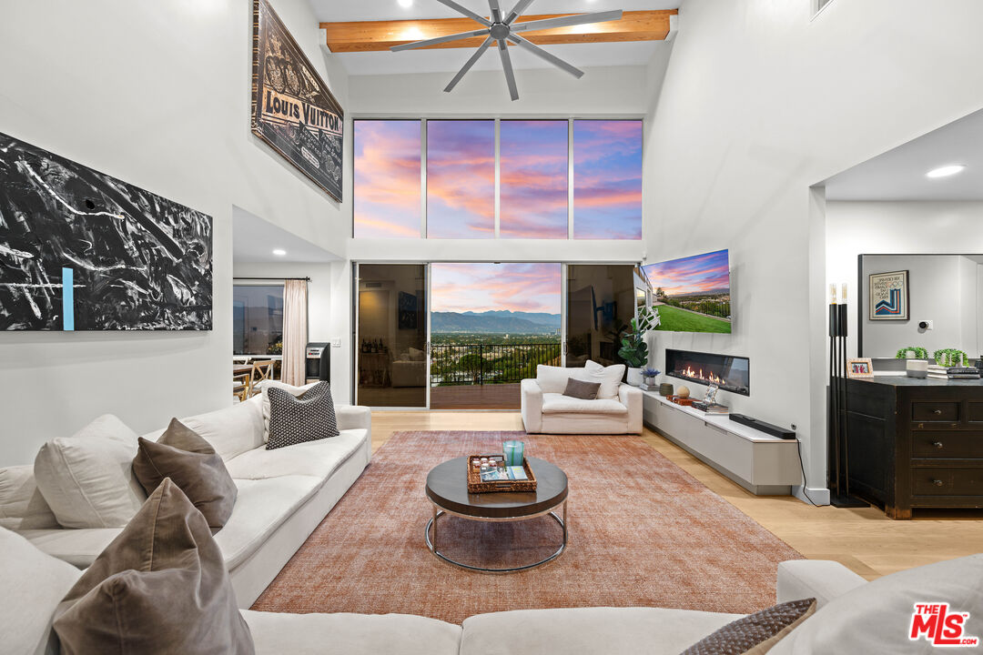 3631 Sunswept Dr
