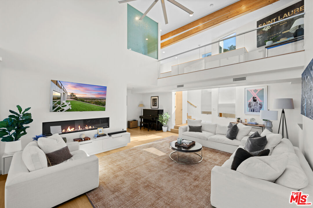 3631 Sunswept Dr