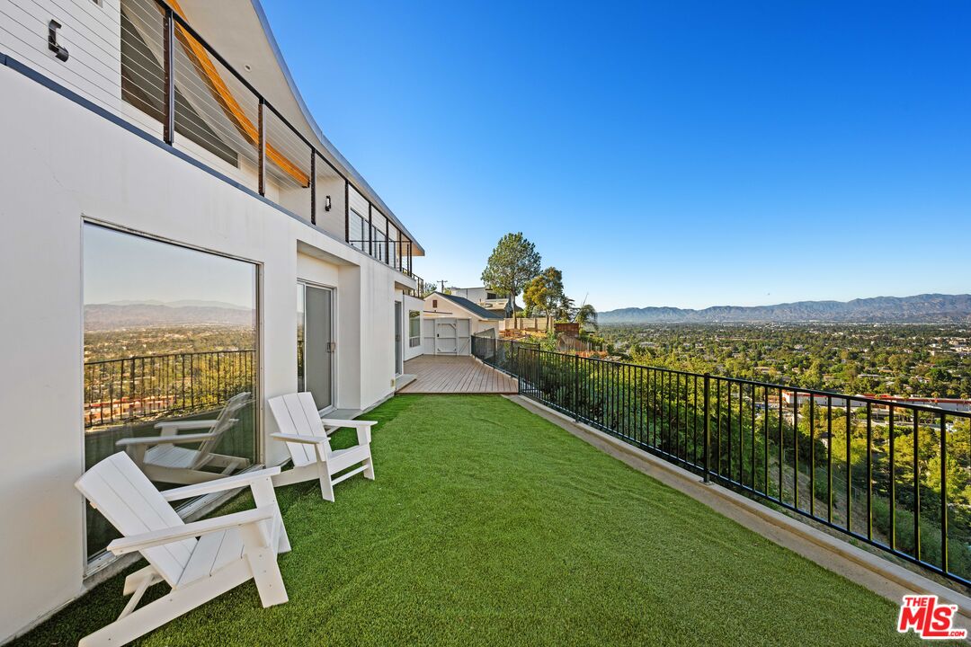 3631 Sunswept Dr