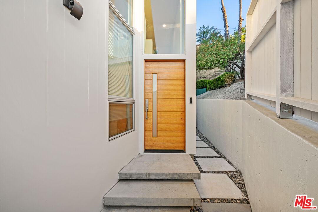 3631 Sunswept Dr