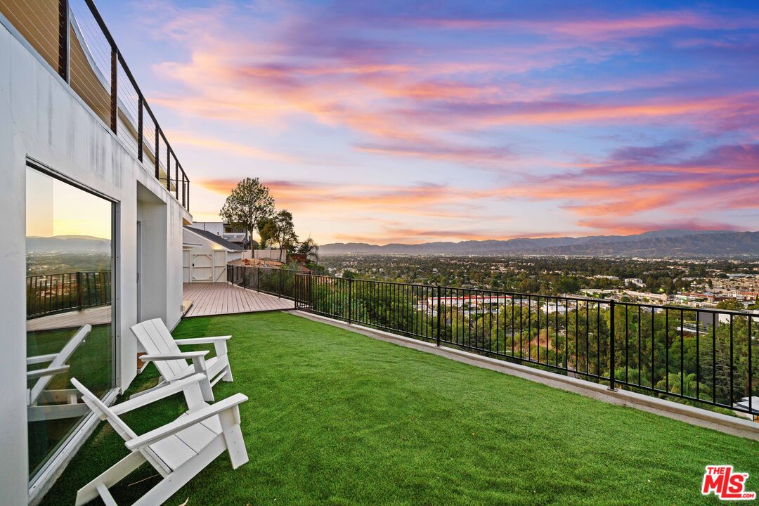 3631 Sunswept Dr