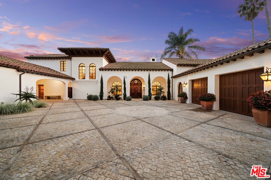 2347 E Valley Rd