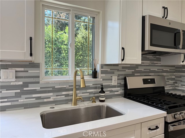 15159 La Maida ST Unit: B
