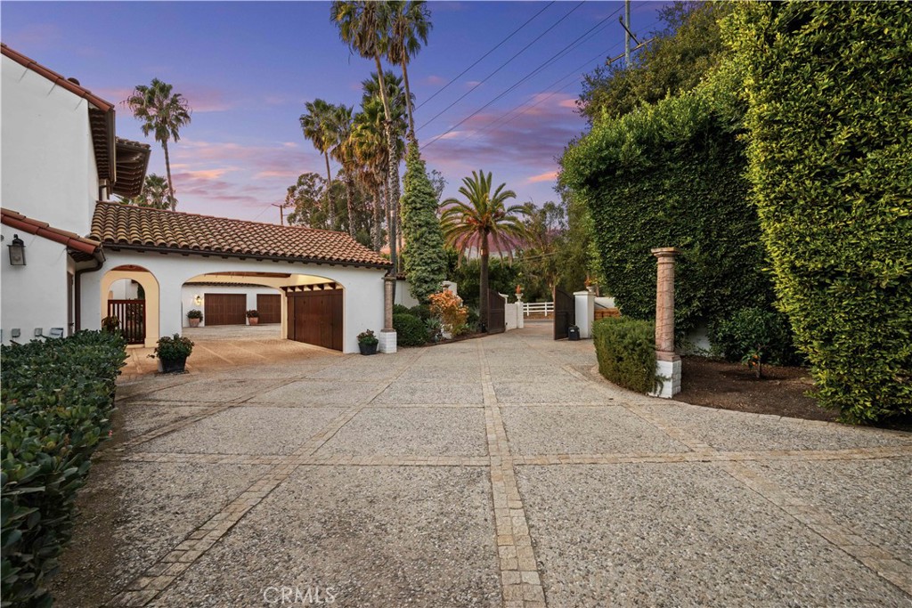 2347 E Valley Road