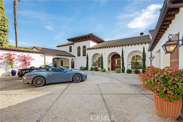 2347 E Valley RD