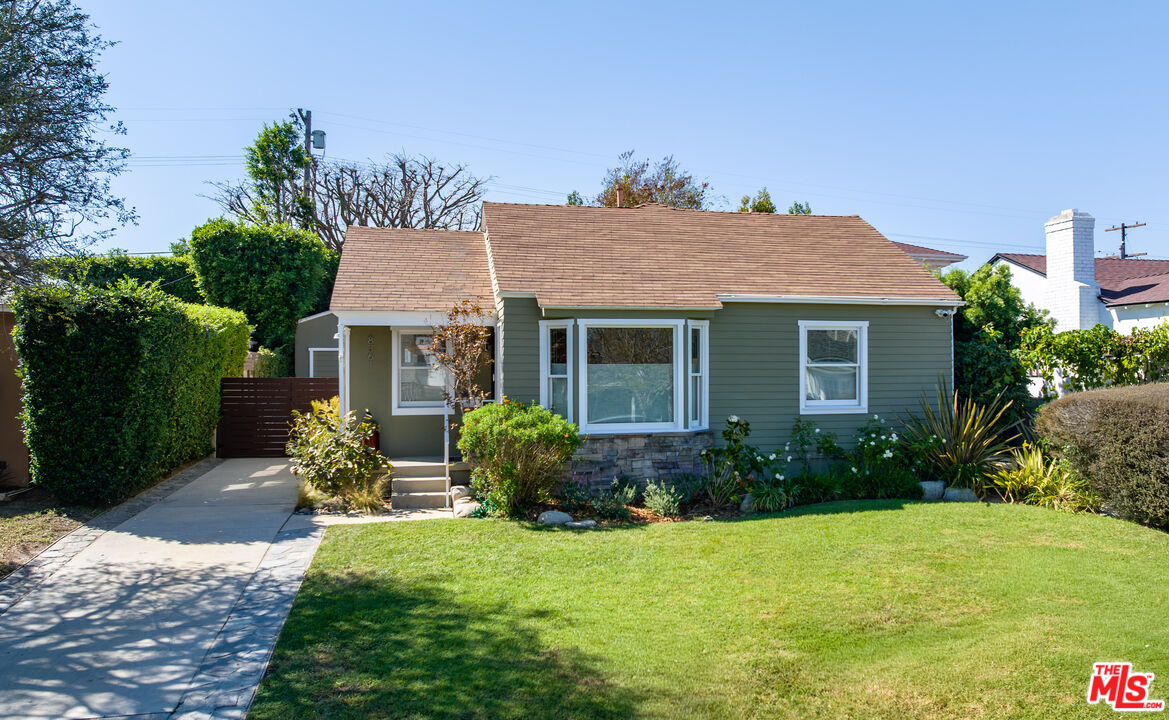 8361 Westlawn Ave