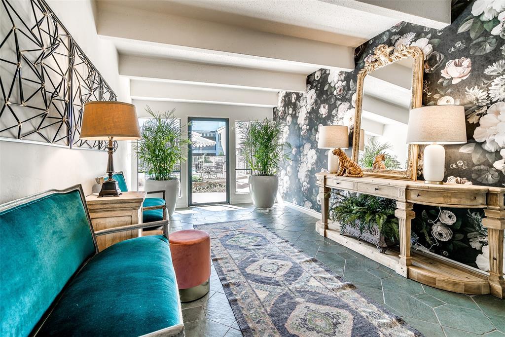 1110 Sherwood Lane Unit: 212